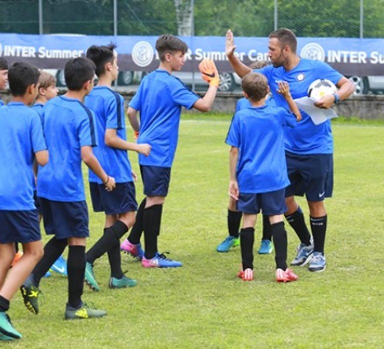 Camp di calcio con allenamenti con lo staff Inter
